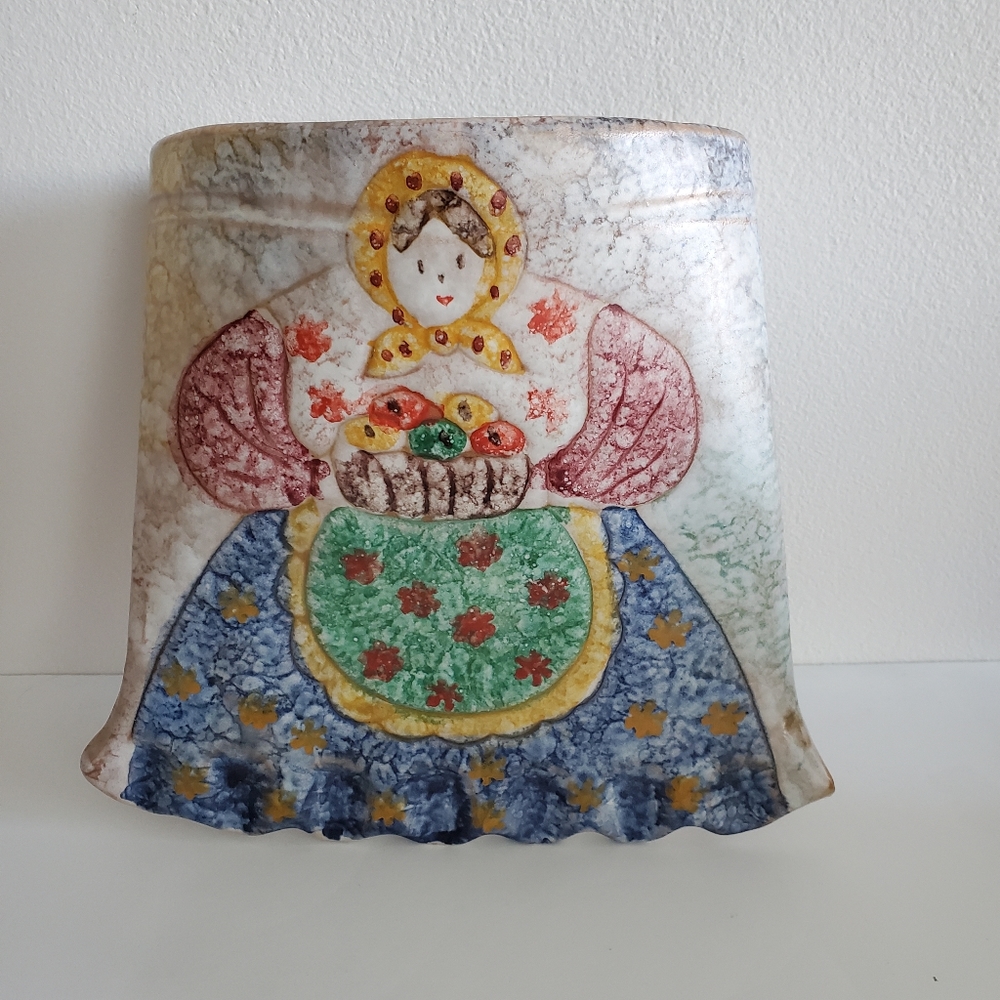 Italian wall hanging Ceramic pocket planter woman w/ basket LAZZARO Terra cotta
